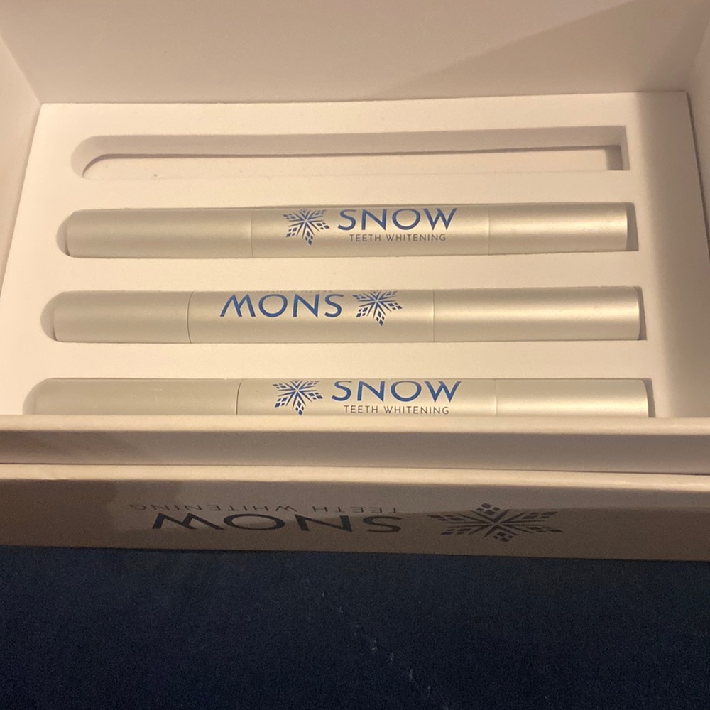 Snow teeth whitening
